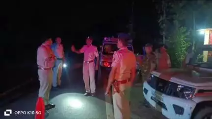 काको: पुलिस अधीक्षक महोदय द्वारा डायल 112 की गश्ती गाड़ी का औचक निरीक्षण, कोडौना पुल के पास वाहनों की जांच