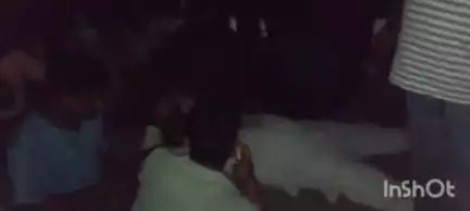 बलिया: बघेजी तिराहे के पास सरिया लदा ट्रेलर की टक्कर से पिता की मौत, बाइक से कूदकर पुत्र ने बचाई जान