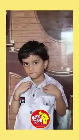 हमारी बिटिया रानी भी गजब ढा र ई
रोटी सें ज्यादा मोबाइल खा र ई ।।