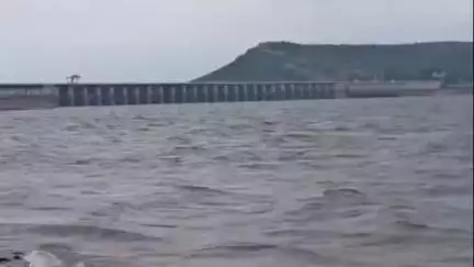 ನಿಡಗುಂದಿ: ಆಲಮಟ್ಟಿ ಜಲಾಶಯದಿಂದ ಹೊರ ಹರಿವು ಹೆಚ್ಚಳ ನದಿ ಪಾತ್ರದ ಜನರು ಎಚ್ಚರದಿಂದ ಇರಲು ಅಧಿಕಾರಿಗಳ ಸೂಚನೆ