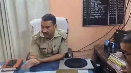 टिहरी: चंबा मेले में बालिका के साथ दुकानदार द्वारा छेड़छाड़ पर अभियुक्त की गिरफ्तारी की मांग को लेकर थाने का घेराव