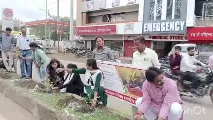 रायसेन: नगर पालिका द्वारा सागर मार्ग पर वृक्षारोपण किया गया
