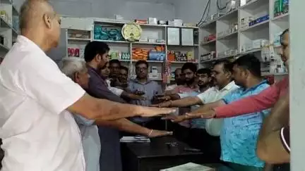 बापौली में हनुमान चौक पर नशे के खिलाफ शपथ दिलाई ड्रग्स कंट्रोल अधिकारी पानीपत वन पवन कुमार ने कहा नशा नास का द्वार हैं