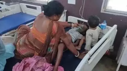 गोड्डा: धनकोल गांव में नहाते समय डूब रही बच्ची को लड़कों ने बचाया, गंभीर हालत में अस्पताल में इलाज जारी