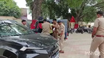 जलालाबाद: खंडहर के चौकी इंचार्ज सब इंस्पेक्टर मोटरसाइकिल फिसलने से गिरकर हुए गंभीर रूप से घायल