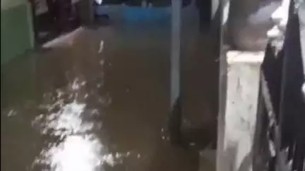 मंडला: लालीपुर क्षेत्र में बारिश के चलते घरों में घुसा पानी, रातभर परेशान रहे स्थानीय लोग