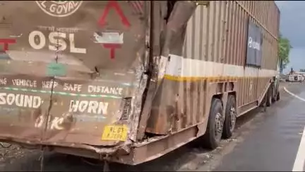 सिवनी: राहीवाड़ा गांव के पास ट्रक ने कंटेनर को मारी टक्कर, हादसे में तीन लोग घायल