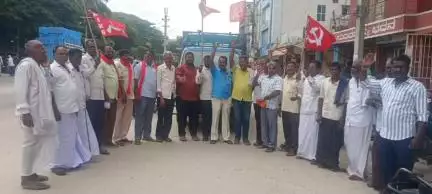 ಬಾಗೇಪಲ್ಲಿ: ಪಟ್ಟಣದಿಂದ ದೇವನಹಳ್ಳಿ ಚಲೋ ಹಮ್ಮಿಕೊಂಡ ಕೆಪಿಆರ್ ಎಸ್ ಸಂಘಟನೆ