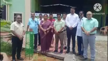 তেলিয়ামুড়া: এক পের মাকে নাম এর কর্মসূচি অঙ্গ হিসাবে বড়লুঙ্গা স্থিত টারশিয়ারি সেন্টারে বৃক্ষরোপণ করা হয়, উপস্থিত ছিলেন বিধায়িকা