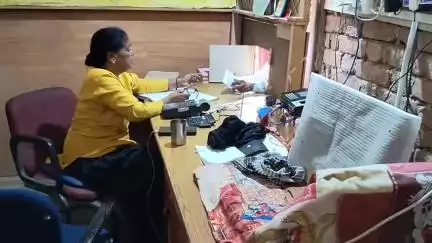 अमेठी: आइएफएफडीसी केंद्र पर डीएपी नहीं, सिर्फ यूरिया की भरमार —अमेठी के किसान परेशान
