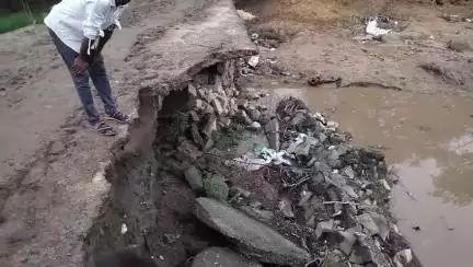 छीपाबड़ोद: भगवानपुरा में पुलिया टूटने से ग्रामीण,राहगीर,स्कूली बच्चे परेशान