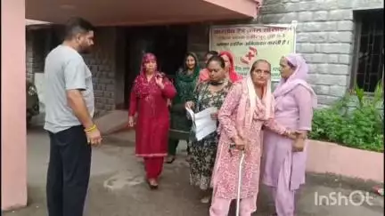 हमीरपुर: हमीरपुर जिला के गांव रोपडी की महिलाओं ने एसपी से इंसाफ की लगाई गुहार, कहा- एएसआई कर रहा वर्दी का दुरुपयोग