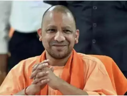 बच्ची ने सीएम योगी से कहा- 'आप मेरा स्कूल में एडमिशन करा दो'; सीएम का रिएक्शन हुआ वायरल