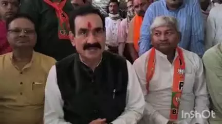 कांग्रेस के संविधान सत्याग्रह पर डबरा में पूर्व गृहमंत्री नरोत्तम मिश्रा ने कहा- कांग्रेस से हमें प्रमाण-पत्र नहीं चाहिए