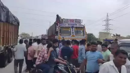 बावड़ी: बावड़ी में गौ वंश से भरे ट्रक को लेकर हड़कंप, 12 गायों को गौशाला में उतारा गया, पुलिस कर रही पूछताछ