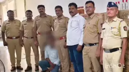 पालघर: अवैध मद्य वाहतुकीवर उधवा- नवापाडा येथे पोलिसांची कारवाई; 13 लाख 24 हजारांचा मुद्देमाल जप्त