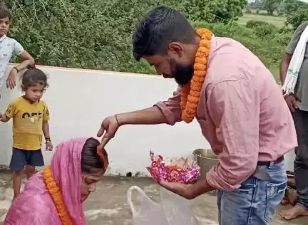 ਬਿਹਾਰ ਦੇ ਜਮੁਈ ਵਿੱਚ ਚਾਚੀ ਨੇ ਪਤੀ ਨੂੰ ਛੱਡ ਕੇ ਭਤੀਜੇ ਨਾਲ ਕੀਤਾ ਵਿਆਹ, ਪਤੀ ਦੇ ਸਾਹਮਣੇ ਲਏ ਸੱਤ ਫੇਰੇ