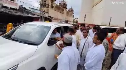 निवाड़ी: मध्य प्रदेश कांग्रेस कमेटी के अध्यक्ष जीतू पटवारी ओरछा पहुंचे, रामराजा सरकार के दर्शन किए