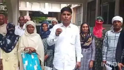 सोनीपत: बीपीएल राशन कार्ड काटने के विरोध में ग्रामीणों ने एडीसी कार्यालय पर किया प्रदर्शन #jansamasya