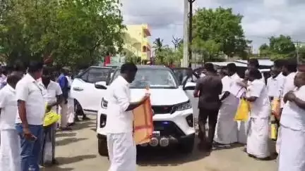 சாத்தூர்: நீண்ட நாள் மக்கள் கோரிக்கையான புதிய பேருந்து நிலைய கட்டிட பணிக்கான பூமி பூஜையை தொடங்கி வைத்தார் வருவாய்த்துறை அமைச்சர்