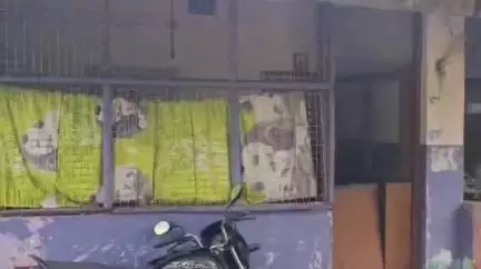திருவட்டாறு: குற்றியாரில் வீட்டின் கதவை உடைத்து, மரங்களை சேதப்படுத்திய காட்டு யானை