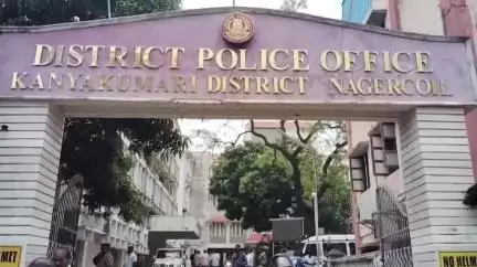 தோவாளை: மார்த்தாண்டம்—அஞ்சுகிராமம் உள்ளிட்ட பகுதிகளில் கனிமவள லாரி ஓட்டுனர்களிடம் பணம் வாங்கியதாக உதவி ஆய்வாளர் 2 ஏட்டுகள் சஸ்பெண்ட் — 7 போலீசார் இடமாற்றம்
