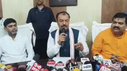 प्रतापगढ़: डिप्टी सीएम केशव प्रसाद मौर्य ने पुलिस लाइन में प्रेस वार्ता की, इटावा प्रकरण को लेकर अखिलेश पर साधा निशाना