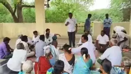 జమ్మలమడుగు: ముద్దనూరు : వ్యవసాయ శాఖ అమలుచేసే ప్రభుత్వ పథకాల గురించి రైతులకు వివరించిన వ్యవసాయాధికారులు