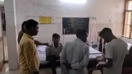 गरौठा: गरौठा मऊरानीपुर मार्ग पर दुगैलिया के समीप तीन पहिया टैक्सी पलटने से दो लोग घायल, उपचार के लिए झांसी भेजा गया