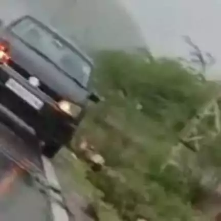 अजमेर: जनाना रोड स्थित लोहागल में गाड़ी में लगी आग, चालक ने सूझबूझ से गाड़ी से कूदकर बचाई जान