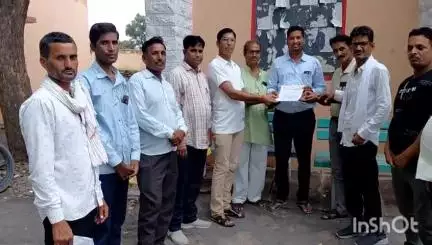 आसीन्द: आसींद विधायक जबर सिंह सांखला को वंचित विद्यार्थी मित्रों ने सौंपा ज्ञापन, रोज़गार की मांग की