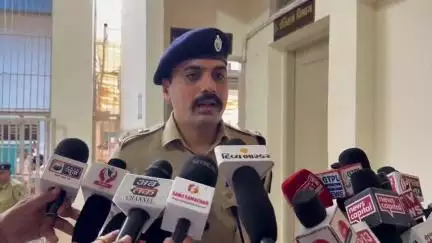 જામનગર શહેર: ગ્રામ પંચાયતની ચૂંટણીના મત ગણતરી કેન્દ્ર પર સુરક્ષા જવાનો તૈનાત, પ્રેમસુખ ડેલુએ વિગતો આપી