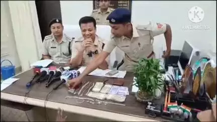 ফলতা: ফলতা এলাকায় চুরির ঘটনার তদন্ত নেমে উদ্ধার লক্ষাধিক টাকা ও সোনার গয়না, গ্রেপ্তার দুই; জানালেন অতিরিক্ত পুলিশ সুপার