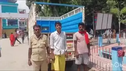 गोपालगंज: बनकटी गांव के पास ट्रक से कुचलकर महिला की मौत, पुलिस ने शव को पोस्टमार्टम के लिए भेजा