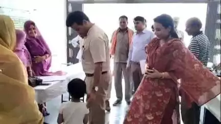 चित्तौड़गढ़: मानपुरा गोपाल नगर सेमलपुरा में चल रहे पखवाड़े का जिला कलेक्टर आलोक रंजन ने किया निरीक्षण