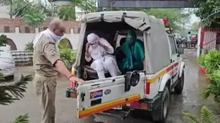 रामपुर: सिविल लाइंस क्षेत्र से पुलिस ने धर्म परिवर्तन कराने के आरोप में 2 महिलाओं और 2 व्यक्तियों को किया गिरफ्तार, भेजा जेल