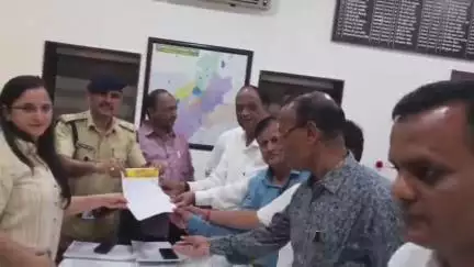 अजमेर: किशनगढ़ में चोरी की वारदातों से दहशत, शहरवासियों ने पुलिस अधीक्षक से मुलाकात कर सौंपा ज्ञापन