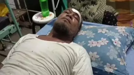 তুফানগঞ্জ ১: উত্তর দেওচড়াই এলাকায় জমি সংক্রান্ত বিবাদ, প্রতিবেশীকে কোদাল দিয়ে কোপানোর অভিযোগ অপর প্রতিবেশীর বিরুদ্ধে