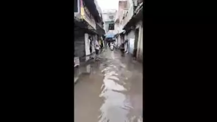 कैथल: बरसाती पानी की निकासी न होने से शहर जलमग्न, सड़कों और गलियों में पानी जमा होने से राहगीर परेशान