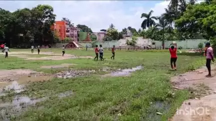 বর্ধমান ১: সুব্রতকাপ অনূর্ধ্ব ১৫ বয়েজ ফুটবল প্রতিযোগিতার দুইটি ম্যাচ অনুষ্ঠিত হল বর্ধমান মিউনিসিপাল বয়েজ হাই স্কুলের মাঠে