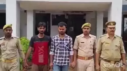 प्रतापगढ़: नगर कोतवाली पुलिस ने रेलवे निष्प्रयोज्य भवन से दो शातिर अभियुक्तों को गिरफ्तार कर भेजा जेल