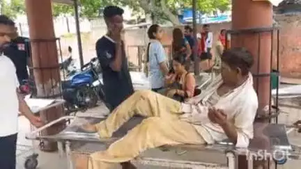 हाथरस: गांव किंडोली में प्राइवेट स्कूल की छत गिरने से काम कर रहे 3 मजदूर दबे, घायलों का जिला अस्पताल में उपचार जारी
