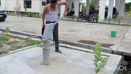 बीघापुर: बीघापुर अग्निशम केंद्र के कर्मचारी खरीदकर पी रहे पानी, आग बुझाने वाले प्यास बुझाने के लिए भटक रहे #jansamasya