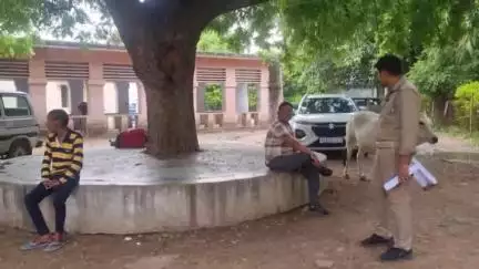 मऊरानीपुर: कुम्हरिया में 55 वर्षीय महिला का संदिग्ध परिस्थितियों में घर में मिला शव, परिजनों ने लगाया हत्या का आरोप