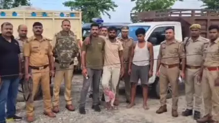 तमकुही राज: तरयासुजान थाना क्षेत्र में पुलिस और पशु तस्करों के बीच हुई मुठभेड़ की जानकारी वीडियो जारी कर दी सीओ तमकुहीराज ने