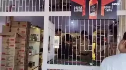 किरावली: अछनेरा कस्बे में शराब ठेके में सेंधमारी, नगदी और शराब की पेटी चोरी, CCTV कैमरे में कैद हुआ चोर, पुलिस पहुँची