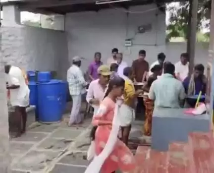 ఉరవకొండ: వజ్రకరూరు లోని నగరేశ్వర ఆలయంలో అమావాస్యను పురస్కరించుకొని ప్రత్యేక పూజలు