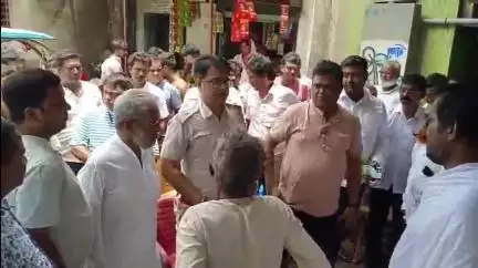 হরিহরপাড়া: বিশারদগঞ্জে নিহত-আহত পরিবারের পাশে বিধায়ক ও পুলিশ প্রশাসন