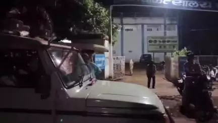 पन्ना: पन्ना में सड़क पर बैठे बैल से टकराई बाइक, सींग लगने से युवक की दर्दनाक मौत