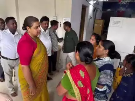 चास: बोकारो सेक्टर 3: विधायक श्वेता सिंह के आवास पर जनसुनवाई कार्यक्रम आयोजित